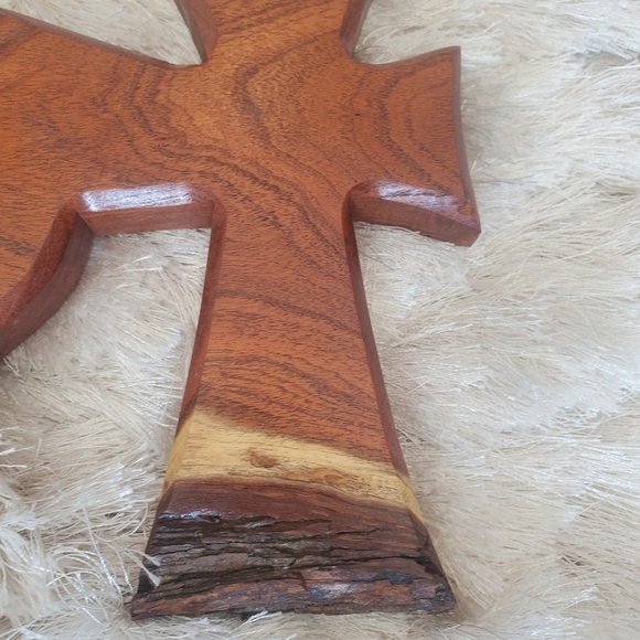 Handmade from cedar. Crosses with a heart in middle. Great for a gift - Picture 3 of 4